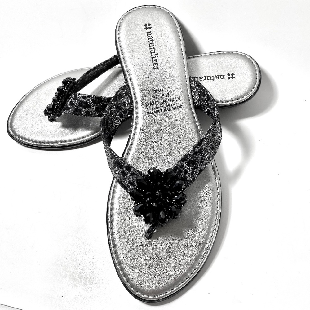 Naturalizer Thong Sandal Black Silver Cheetah  Sz 9.5 NWOT